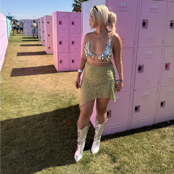 Shop Luna B - Green Skirt - Picture 3 of 3